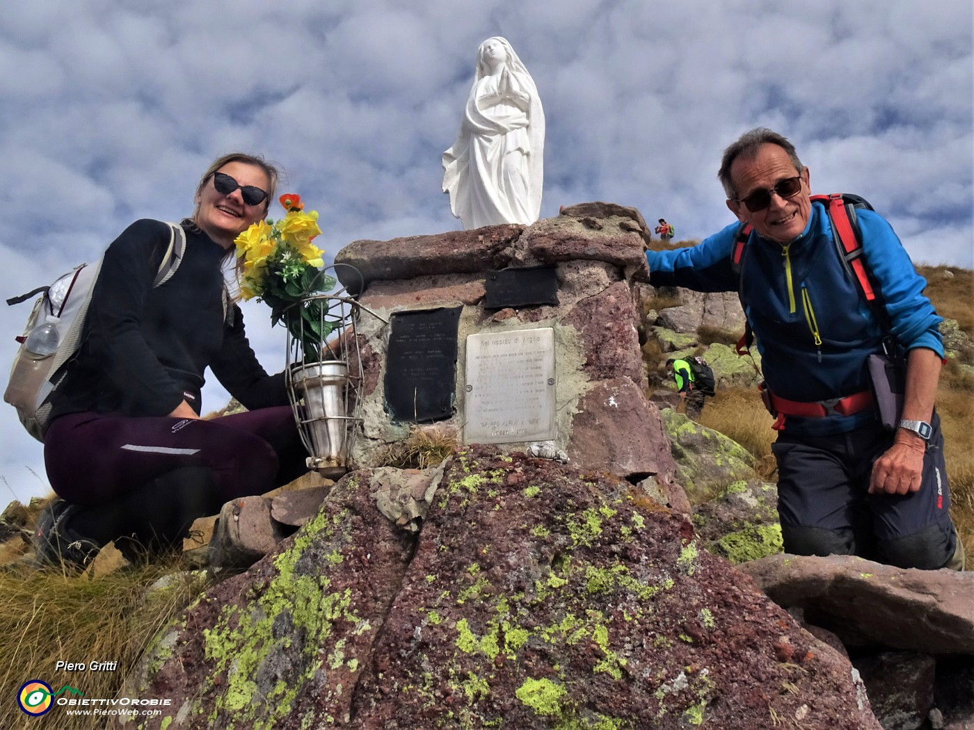 40 Alla bianca Madonnina del Pietra Quadra   (2356 m).JPG -                                